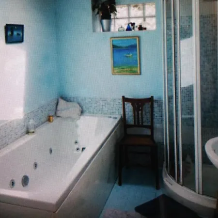 Tritonville Avenue 4 *